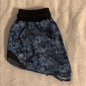 Lululemon 2.5” shorts